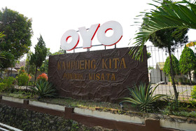 Kampoeng Kita Hotel by OYO Rooms