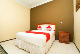 Kampoeng Kita Hotel by OYO Rooms