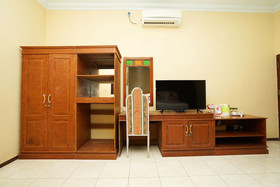 Kampoeng Kita Hotel by OYO Rooms