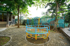 Kampoeng Kita Hotel by OYO Rooms