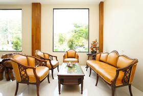 Kampoeng Kita Hotel by OYO Rooms