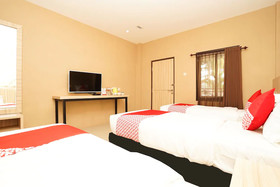 Kampoeng Kita Hotel by OYO Rooms