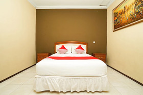 Kampoeng Kita Hotel by OYO Rooms