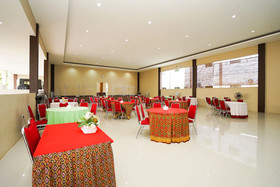 Kampoeng Kita Hotel by OYO Rooms