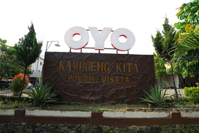 Kampoeng Kita Hotel by OYO Rooms
