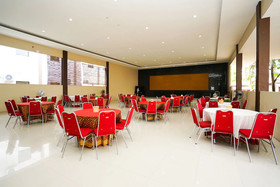 Kampoeng Kita Hotel by OYO Rooms