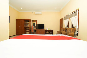 Kampoeng Kita Hotel by OYO Rooms
