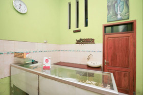 Penginapan Anggrek Syariah 1 by OYO Rooms