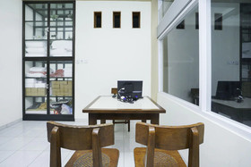 Penginapan Anggrek Syariah 2 by OYO Rooms