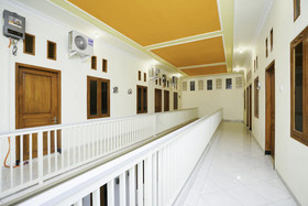 Penginapan Anggrek Syariah 2 by OYO Rooms