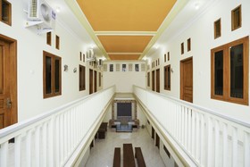 Penginapan Anggrek Syariah 2 by OYO Rooms