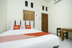 Penginapan Anggrek Syariah 2 by OYO Rooms
