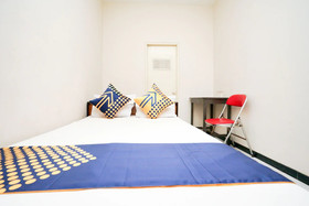 Ratna Backpacker Syariah by OYO Rooms