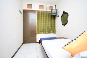 Ratna Backpacker Syariah by OYO Rooms