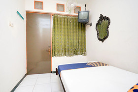 Ratna Backpacker Syariah by OYO Rooms