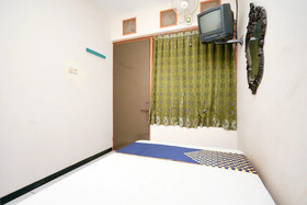 Ratna Backpacker Syariah by OYO Rooms