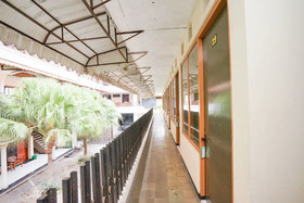 Ratna Backpacker Syariah by OYO Rooms