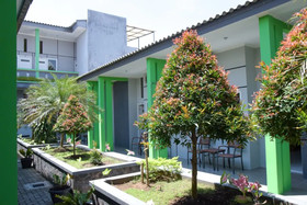 RedDoorz Syariah near Balai Kota Probolinggo 2