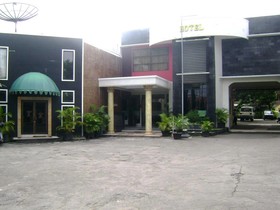 Tampiarto by OYO