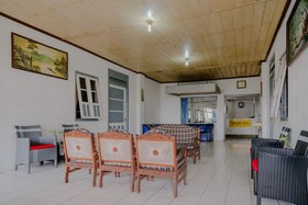Hotel Raya by OYO Rooms