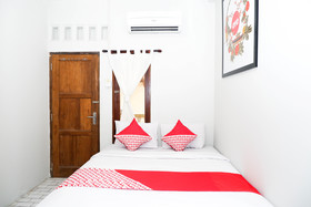 Achterhuis Guest House by OYO Rooms