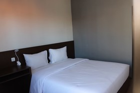 Amarilis Near Sam Poo Kong