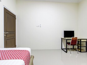 Anugrah Kostel Syariah by OYO