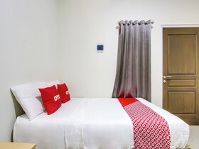 Anugrah Kostel Syariah by OYO