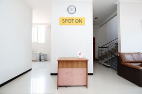 SPOT ON 1800 Ed Ed Residence