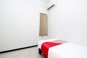 SPOT ON 1800 Ed Ed Residence