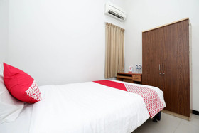 SPOT ON 1800 Ed Ed Residence