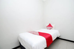 SPOT ON 1800 Ed Ed Residence