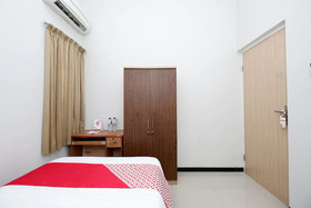 SPOT ON 1800 Ed Ed Residence