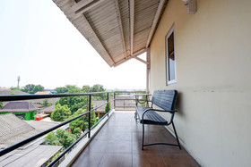 Gatsu Residence by OYO Rooms