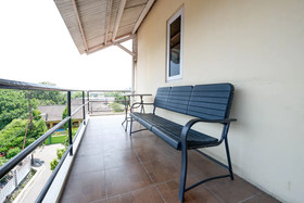 Gatsu Residence by OYO Rooms