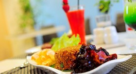 @HOM Simpang Lima Semarang by Horison