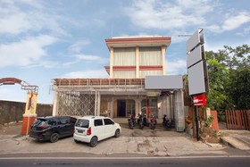 Innjoy Transm Banyumanik by OYO Rooms