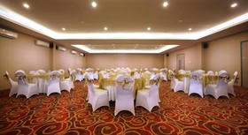 Hotel NEO Candi Semarang