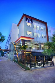 Hotel NEO Candi Semarang