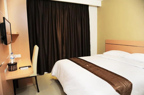 Nozz Hotel