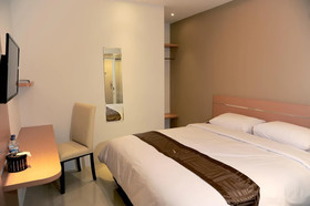 Nozz Hotel