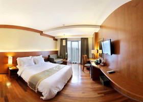 Oak Tree Emerald Semarang