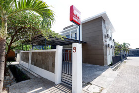 Palebon Residence by OYO Rooms