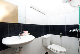 Palebon Residence by OYO Rooms