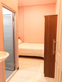 RoomZ Budget Residence