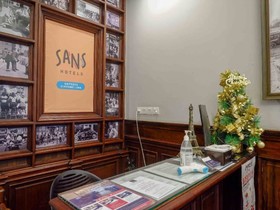 Sans Hotel Empress Simpang Lima