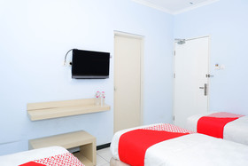 Sky Guesthouse By OYO Rooms