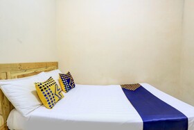 Spot On 90156 Hotel Ramayana