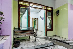 Spot On 92540 Karomah Kostel Syariah