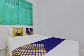 Spot On 92540 Karomah Kostel Syariah